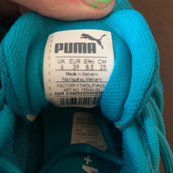 Women's Puma Trainers - Picture 7 of 8